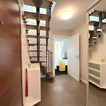 Unique Luxurious Jacuzzi Penthouse Duplex In Center! 2 Baths! Free Parking! Appartamento Sofia