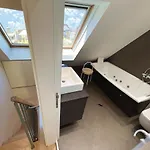 Unique Luxurious Jacuzzi Penthouse Duplex In Center! 2 Baths! Free Parking!