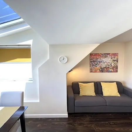 Апартаменты Unique Luxurious Jacuzzi Penthouse Duplex In Center! 2 Baths! Free Parking!