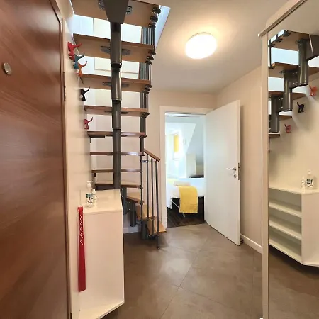 Unique Luxurious Jacuzzi Penthouse Duplex In Center! 2 Baths! Free Parking! 아파트 소피아