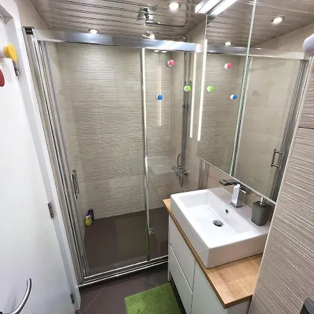 Unique Luxurious Jacuzzi Penthouse Duplex In Center! 2 Baths! Free Parking! * 소피아