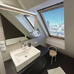 Unique Luxurious Jacuzzi Penthouse Duplex In Center! 2 Baths! Free Parking! Apartament Sofia
