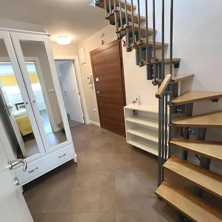 Unique Luxurious Jacuzzi Penthouse Duplex In Center! 2 Baths! Free Parking! Apartamento *